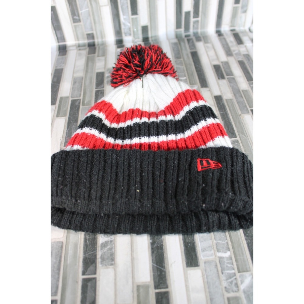 New Era Acrilico Beanie White Black Red